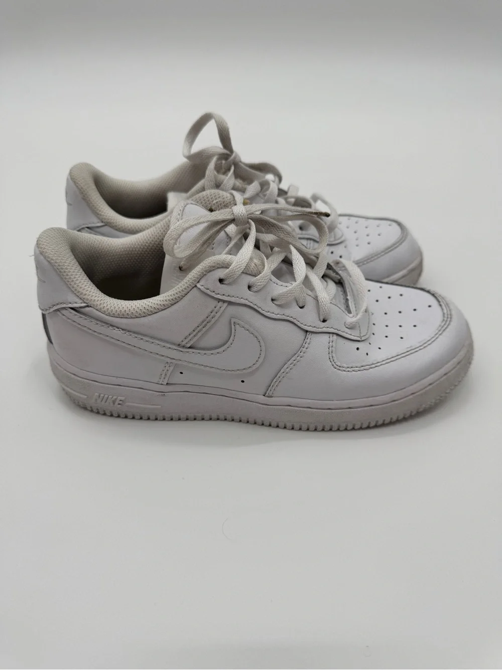 Nike Air Force 1 Low LE Triple White Kids / Youth Sneakers Size 3Y
